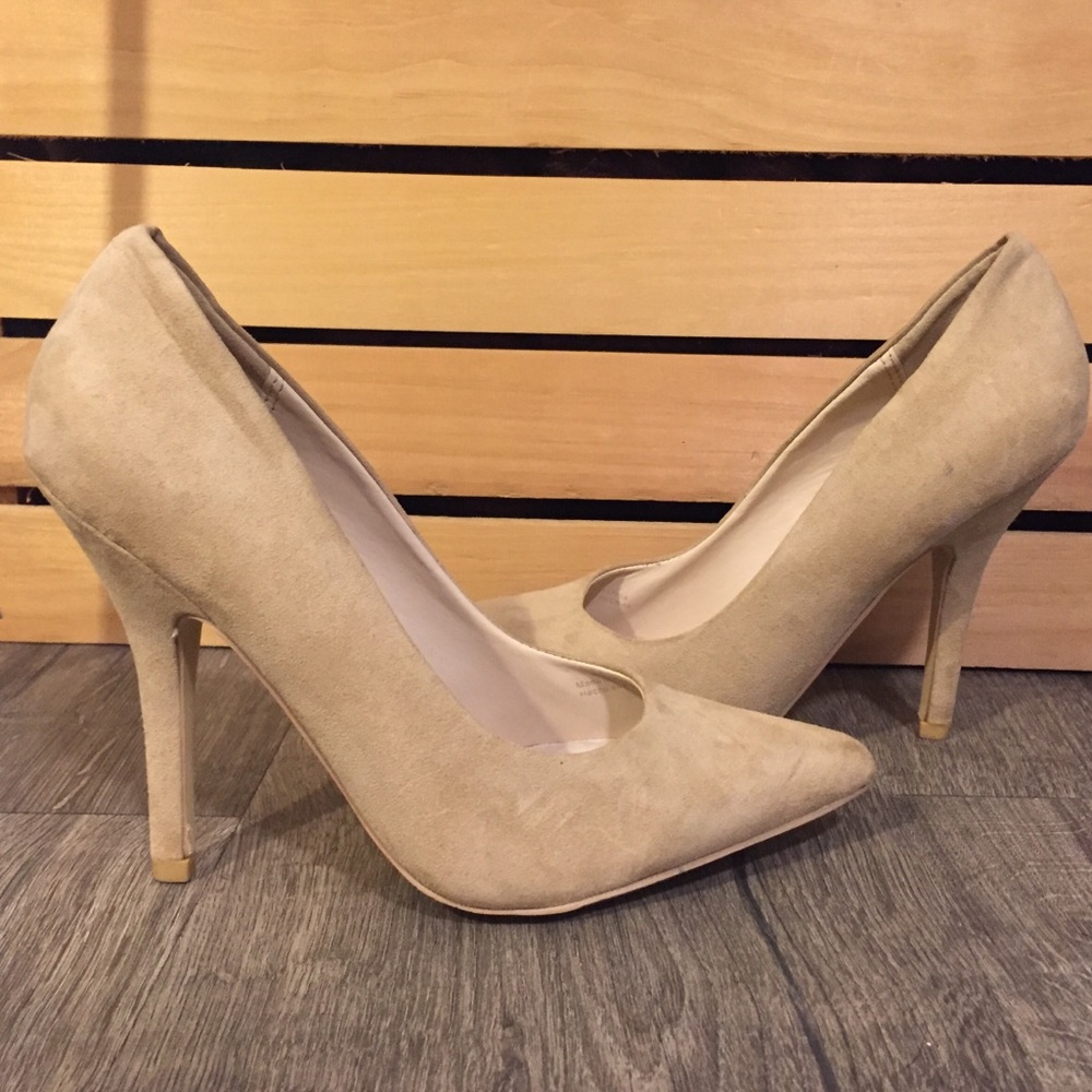 Forever 21 Faux Suede heels - Nude / Tan